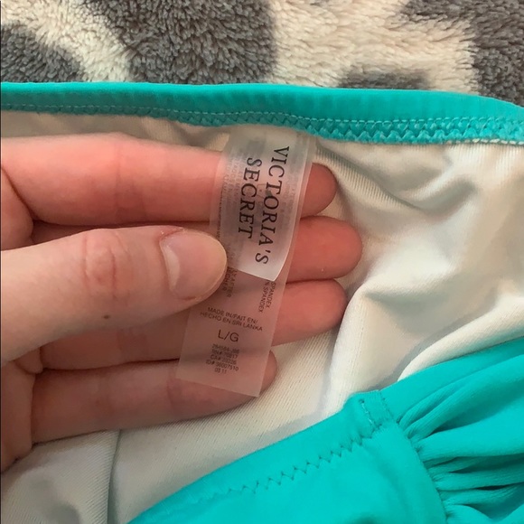 Victoria’s Secret bikini bottom - Picture 3 of 6